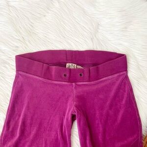 Vintage 2000s flare sweatpants by Juicy Couture 🩷